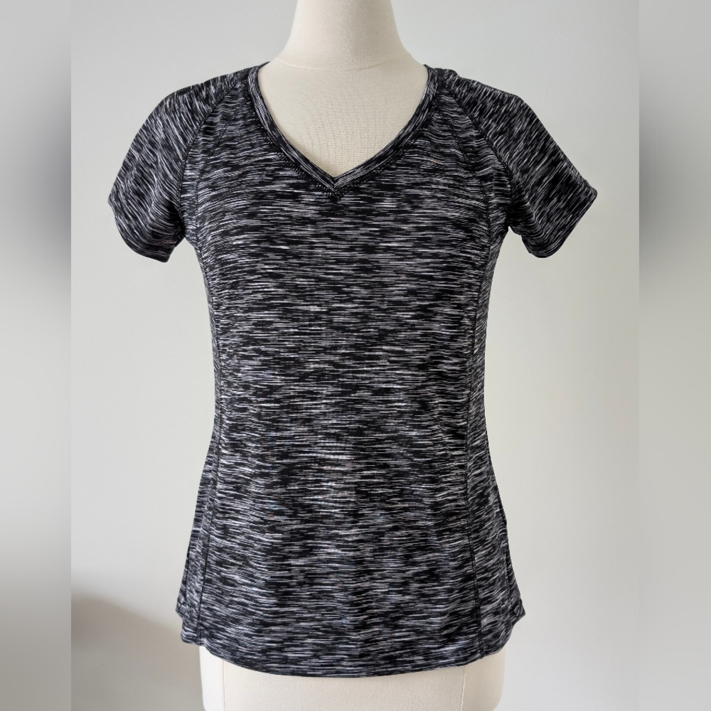 Hyba black and gray sport tee MEDIUM